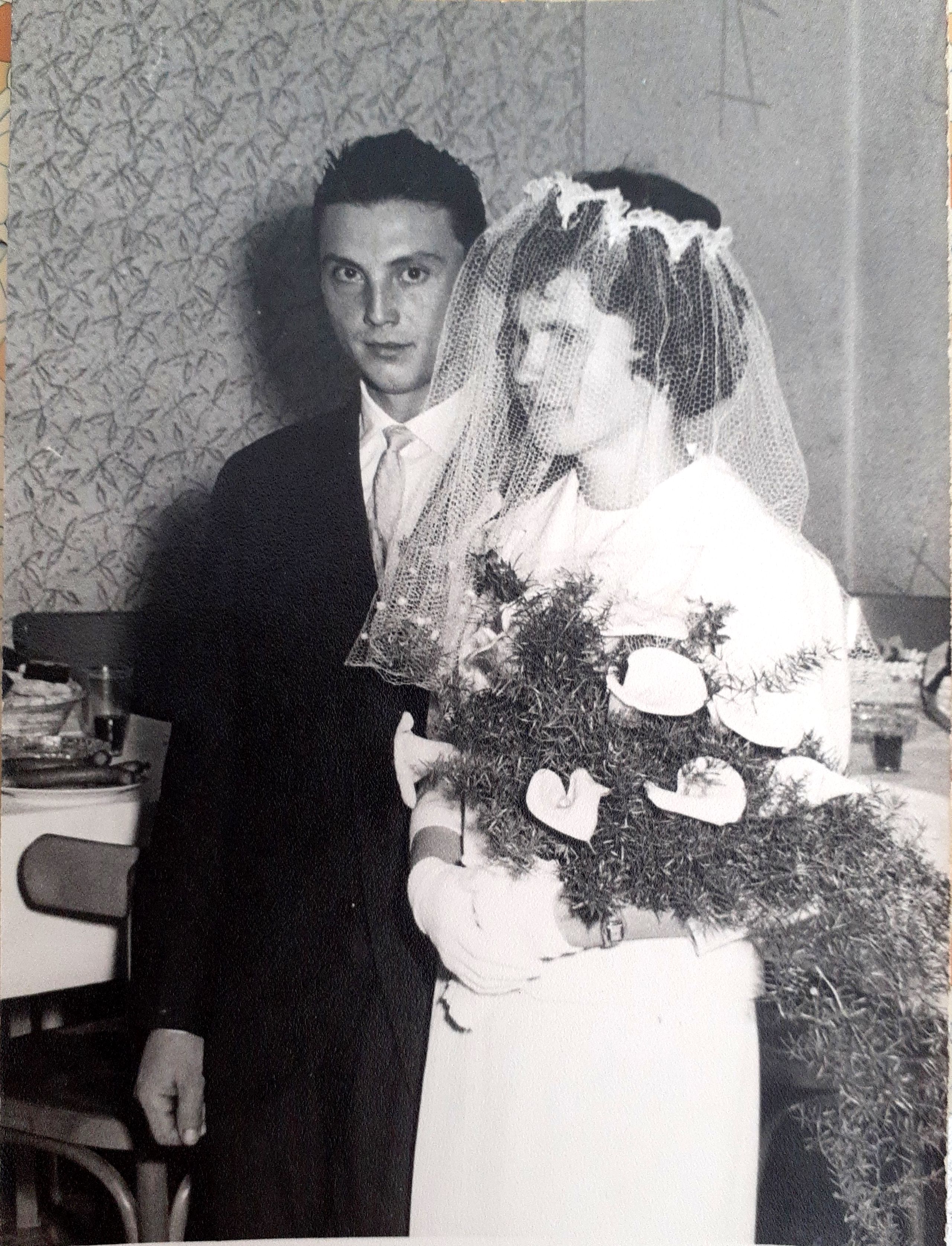 Svatební fotografie, s manželem Miroslavem, 60. léta