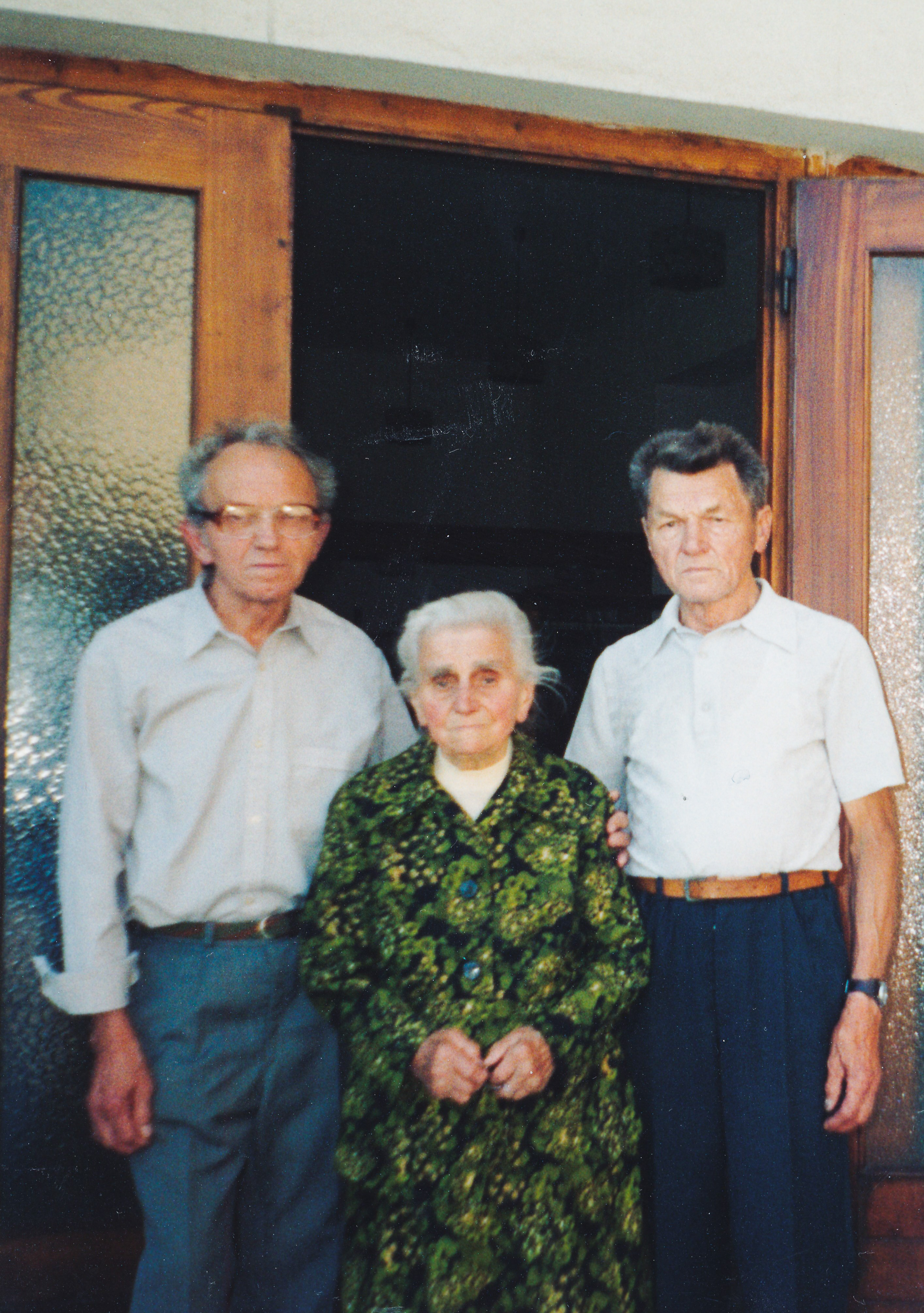 Antonie Nádvorníková with František (left) a Josef Vomáčka