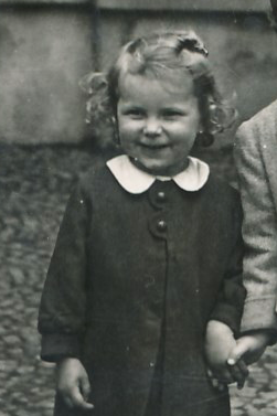 Anna Pešatová as a child