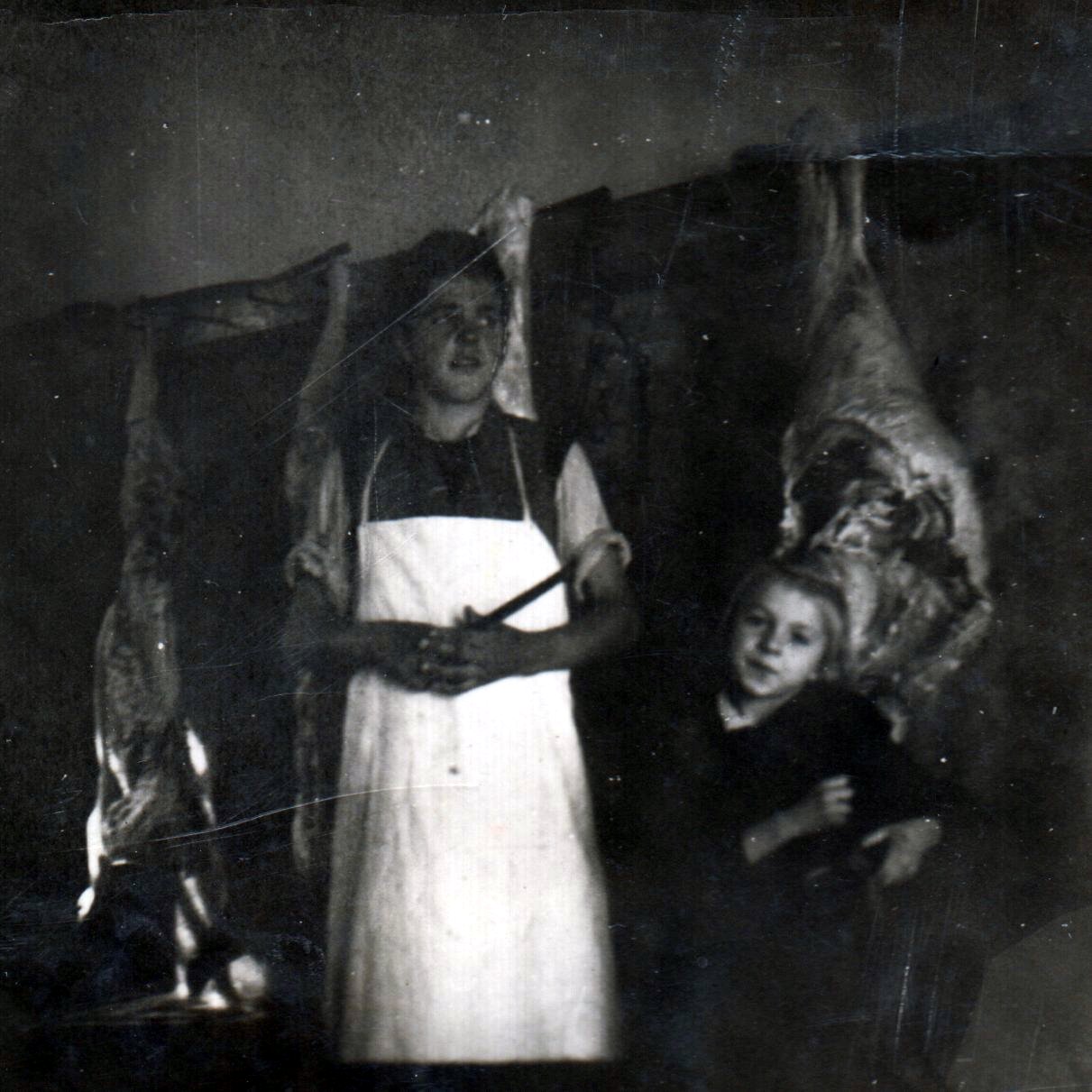 Aloisie Lukášová s bratrem Stanislavem, Moravičany 1946