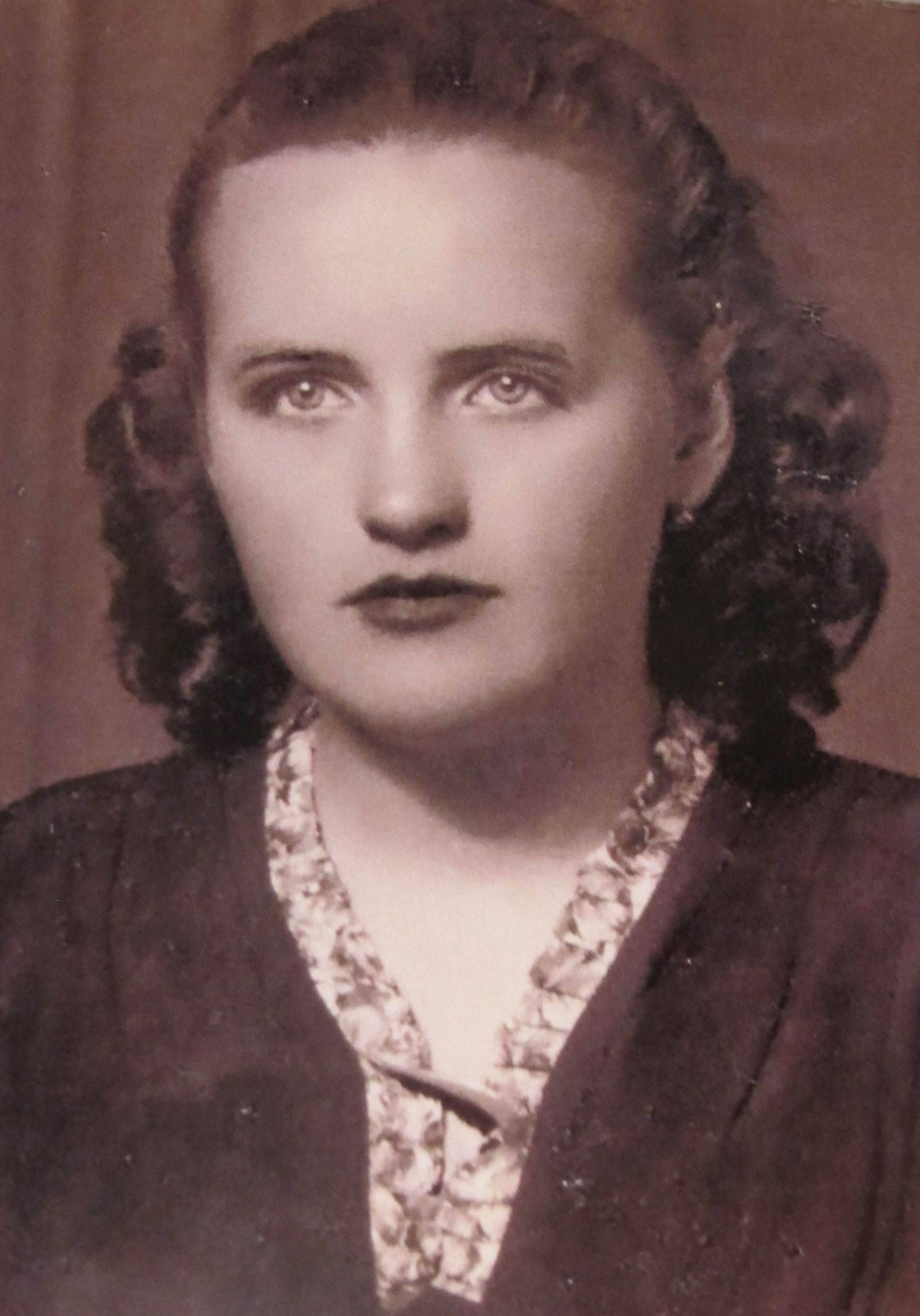 Věra Jiráková (Hejtmánková) in her youth