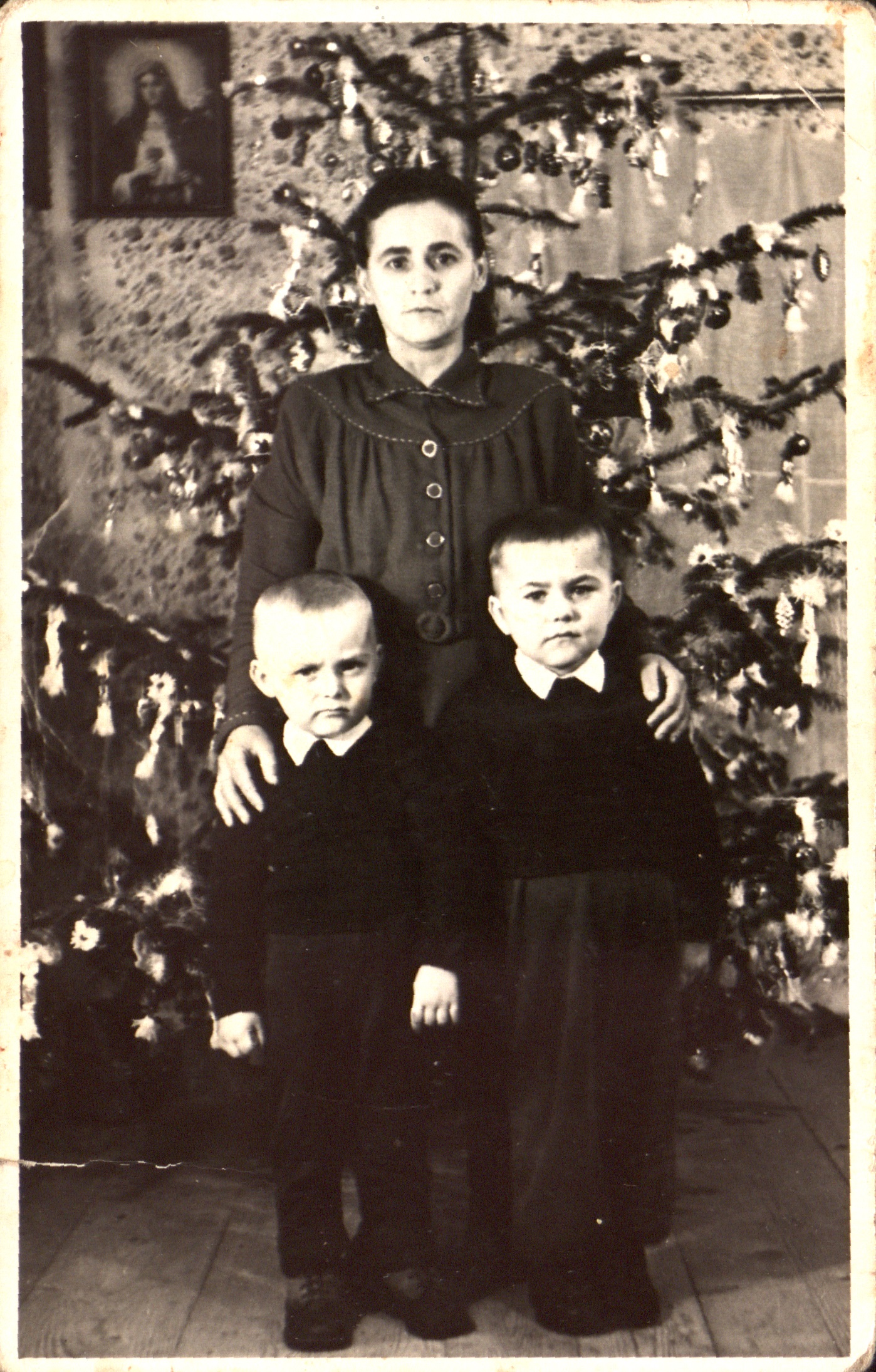 Ondrej Pöss with his mother Anna Pössová, née Schusterová, and his older brother Ján.