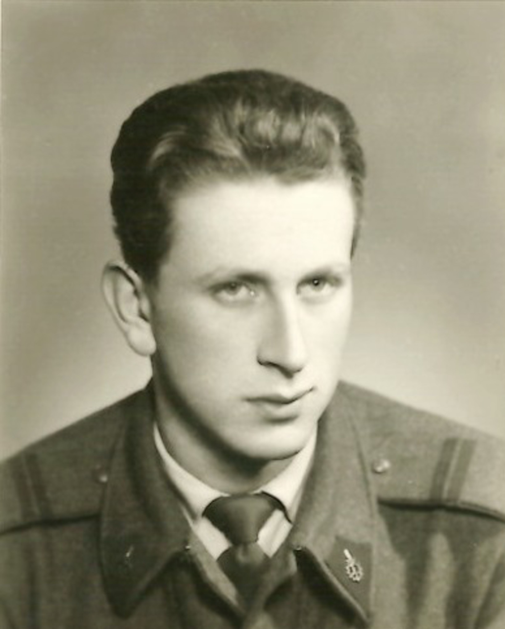 The witness in uniform