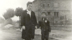 Jan Tomsa s maminkou, zdroj: archiv pamětníka