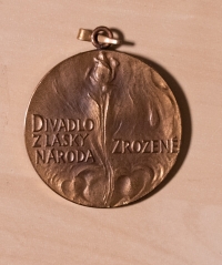 Commemorative medal for the 100th anniversary of the opening of the National Theatre