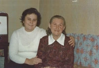 Zdena Lovečková with her mother