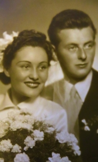 Naďa a Miloš Kirschner, a wedding photo, 1950