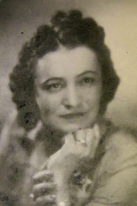 Albína Bartáková, her aunt 