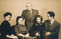 1955, Jana, her mom, sister - 8 years younger, brother, dad