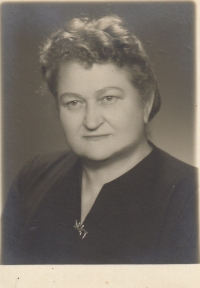 Anna Veverková, babička, která Dagmar Stachovou vychovala.