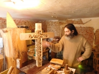 Miroslav Sedlář with a hand-carved cross