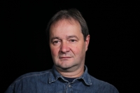 Witness Michal Mrtvý in portrait photography (2018).