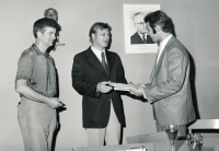 Tatínek Vratislav Šraier on the left, 1975