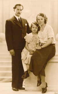 With her parents, photo by Langhans; 1931
