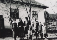 Švedlár - father´s native house, larger family, granny expulsed after the war second left 