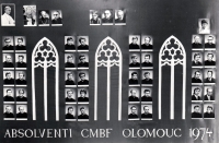 Tablo absolventů Cyrilometodějské bohoslovecké fakulty v Olomouci / Adam Rucki (čtvrtá řada zleva, druhý shora) / Olomouc 1974