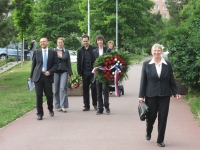 From a meeting by a Lidice headstone in Pilsen, Lochotín, with mayor Martin Baxa - Lukáš Vácha, in the middle with a wreath, and Pavel Motejzlík (2012)