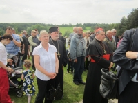 In front of the Lidice memorial – Sylvia Klánová in white, Prague archbishop Dominik Duka on the right (2013)