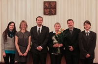 Awarding honorary citizenship of Lidice: Sylvia Klánová with husband, grandson Martin on the right, granddaughter Kateřina on the left, daughter Dita, son Miroslav (2014)