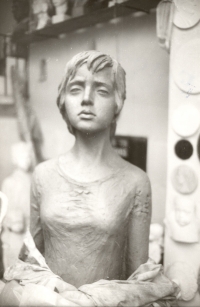 Modelling a sculpture of a girl from Lidice (1987)