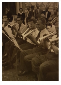 V orchestru v r. 1950