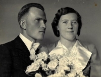 Svatba Naděždiných rodičů - Josefa Drnholce a Josefy Kružíkové