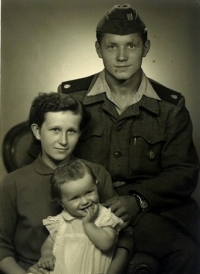 Naděžda Kantová with her family