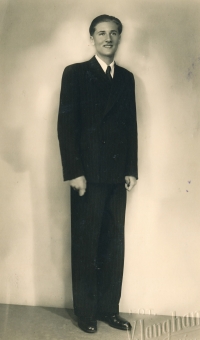 Zdeněk Janík, graduation day (1942) 