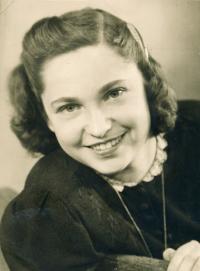 Irena Popperová (Racková), October 1940