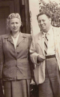 Josefína a bratr Miloslav Löwe, nejspíš v době před 2. sv. válkou