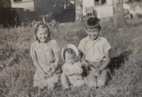 Ludmila Kantorová (in the middle) with her siblings Marie and František Valert