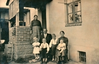 With the parents, granny Terezie and younger siblings Evald, Ema and Ruth in Sudice in 1936