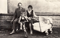 With wife and children in Sudice in 1962