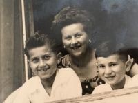 Štefan Katona with mother and younger brother