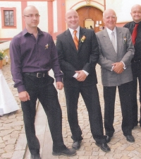 Otec a synové na Jiřího svatbě (rok 2008)