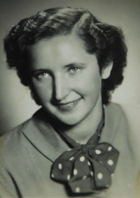 Editha Kobzová (Brosigová) in 1954