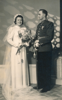 Libuše a Josef Kouřilovi, rodiče pamětníka, rok 1938