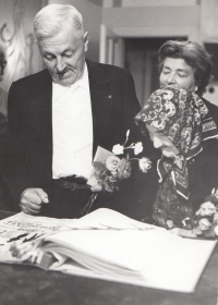 Dědeček Ján Hnilický s babičkou Máriou Hnilickou, Slovensko, cca 50. léta