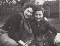 Jiřina a Jindřiška Ulrichovy, 1957