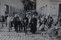 From the visit of Cardinal Bernardino Gantin - in the photo in the middle, on the left Cardinal František Tomášek, on the right Bishop František Vymětal in the procession from the Cathedral of St. Wenceslas in Olomouc to the Archbishop's Palace