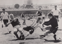Jelínek attacks in the match Dukla vs. Oro, Mexico, early 1960s