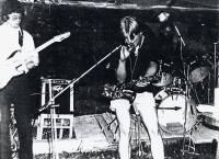 Křečový žíly / Oskava - Antirockfest, Petr Novotný on the right, 1986 (P. Hrabalík archive)