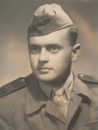 A photo of Jaroslav Běl from the military servcice in Karlovy Vary in 1953 - in the rank of sergeant
