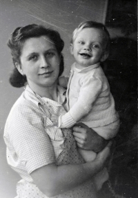 With his mother Erna, 1947