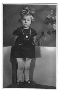 Alice in her childhood