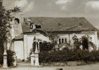 Damaged church in Hrabyně. 1945
