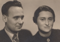 Tatínek Jaroslav Šváb a maminka Věra Švábová (rok 1936)