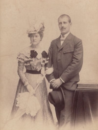 Marie Tillerová and František Šolín getting engaged /1899