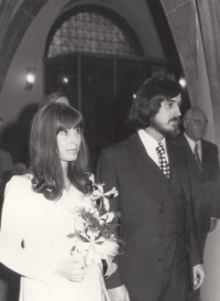 Svatba s Pavlem Pavlovským na Novoměstské radnici dne 29. 11. 1974