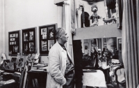 Ateliér akademického malíře a grafika Jaroslava Švába a maňáskové divadlo v Dittrichově ulici, kam chodil na návštěvu mimo jiné i malý Václav Havel (rok 1959)